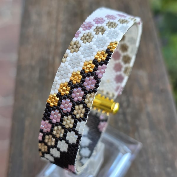 Dawn to Dusk bracelet pattern  even count peyote stich pattern for bracelet.(digital download)