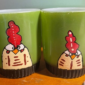 ¡Vintage Anchor Hocking Avocado y tazas negras con Chikins!