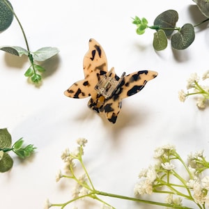 Camel butterfly hair clip, Romantic gift for girlfriend, Unique butterfly hair claw, Cute hair accessory, Beige cellulose acetate hair clip