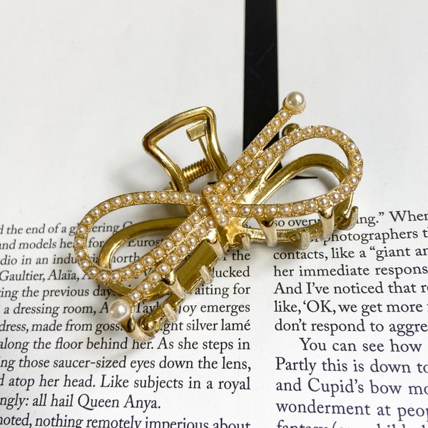 Bow pearl hair claw, Small wedding hair clip, Golden metallic bow hair clip, Cute birthday gift for her, Unique bridesmaid gift