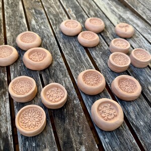 Conjunto de 3 pedras de cerâmica aromáticas para óleos essenciais, aromaterapia, naturais, rosa-alaranjadas