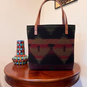 *SALE* Handcrafted Navajo Wool Blanket Tote Handmade Navajo Wool Tote Bag – Large Rug & Leather Shoulder  main image 4