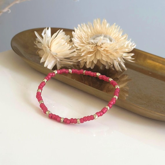 Pink elastic bracelet