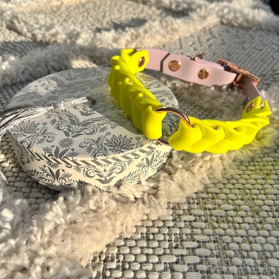 YELLoBELLO dog collar made of Biothane (leather substitute), neon yellow / lilac, pattern