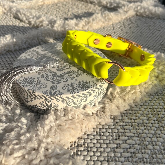 YELL OH BELLO dog collar made of Biothane (leather substitute), neon yellow, pattern