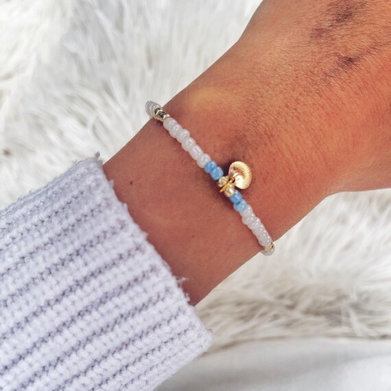 Bracelet, friendship bracelet, white-blue, adjustable in length, with pendant