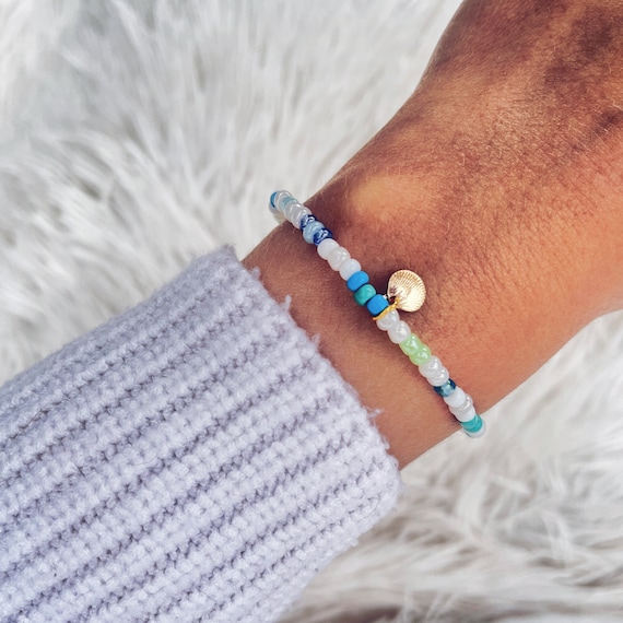 Bracelet, friendship bracelet, white-blue-green, adjustable in length, with pendant