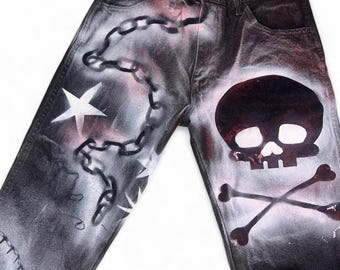 Airbrush-broek met schedel en ketting
