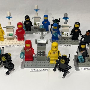 LEGO Mini-figures Spacemen Classic with Droid (Revised 9/8/25)