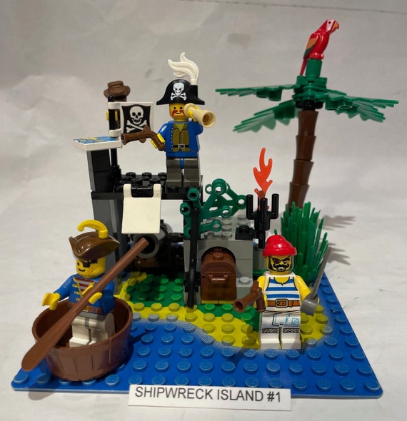 LEGO 6260 Shipwreck Island & Pirate Captain Three Choices 