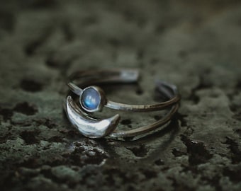 Crescend Moon Silver Ring with Moon Stone, Double Band Ring With Gem, Open Ring