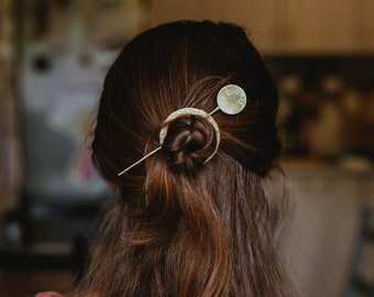 Épingle à cheveux en laiton pleine lune, pince à cheveux en métal faite à la main, barette simple en laiton martelé, décoration de cheveux de style boho, épingle à cheveux de mariage