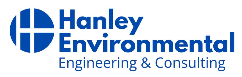 Puede incluir: Logotipo azul para Hanley Environmental Engineering & Consulting. El logotipo presenta un c&iacute;rculo azul estilizado con cuatro l&iacute;neas verticales en su interior.