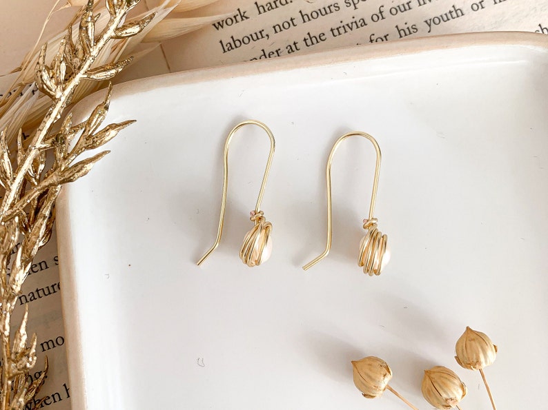 Freshwater pearl dangle earrings for bridesmaids, Gold plated earrings with pearl, Maid of honor gift from bride jewelry, be my bridesmaid image 2