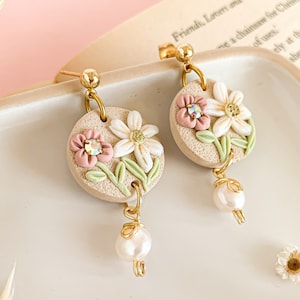Pastel flower earrings with pearls, Polymer clay wildflower dangles, Floral garden earrings, Statement floral Art Earrings for her