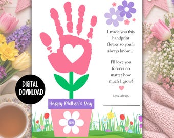 Op de afbeelding: Een printbaar Moederdag handafdruk knutselwerk met een roze handafdruk bloem met een wit hart in het midden. Het ontwerp bevat de tekst "Happy Mother's Day" en "2026", samen met een bericht: "Ik zal voor altijd van je houden, hoe hard ik ook groei!"