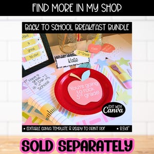 Puede incluir: Un paquete de desayuno de regreso a la escuela con un plato rojo en forma de manzana que dice "You're going to rock 3rd grade!" y una tarjeta con el nombre "Kate". La imagen tambi&eacute;n incluye un soporte para utensilios en forma de l&aacute;piz.