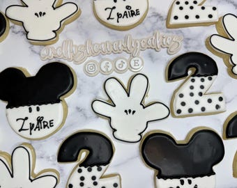 Mickey Themed Cookies, Mickey Themed Party Favors, Birthday Cookies, Mickey Themed Birthday, Party Favors
