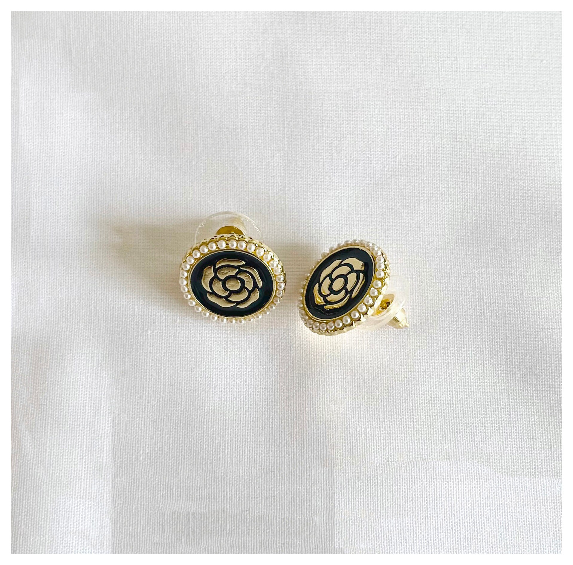 Chanel Vintage Button Pin Brooch Gold Black Bijou 21mm