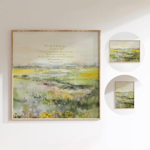 Könnte beinhalten: Ein Aquarellbild eines Feldes mit grünem Gras, gelben Wildblumen und blauem Himmel. Das Bild enthält ein Zitat aus Numeri 6,24-26 in goldenen Lettern: "Der Herr segne dich und behüte dich. Der Herr lasse sein Angesicht leuchten über dir und sei dir gnädig. Der Herr hebe sein Angesicht über dich und gebe dir Frieden."