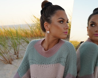 Maglione di lana a righe larghe lavorato a mano per le donne, pullover oversize ampio e dal design unico fatto a mano, maglione multicolore per le donne