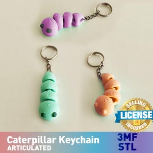 Puede incluir: Tres llaveros de oruga articulados en morado, verde y melocotón. Cada llavero presenta un cuerpo segmentado y un llavero de metal. El texto "Caterpillar Keychain" y "ARTICULATED" es visible en la parte inferior de la imagen.