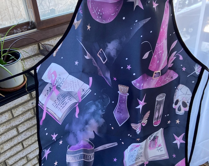 WITCHES APRON