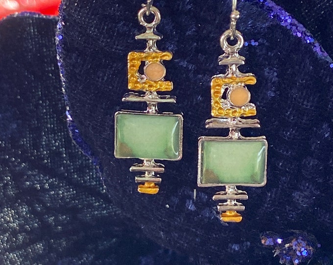 Dangle Asian Design Earrings