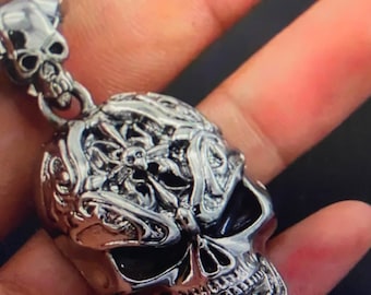 SPECIAL:  Men's Skull Pendant