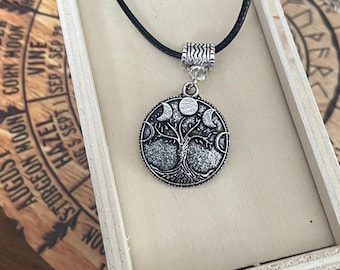 WICCA Triple Moon PENDANT