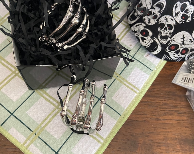 SKELETON BRACELET "Got Ya"