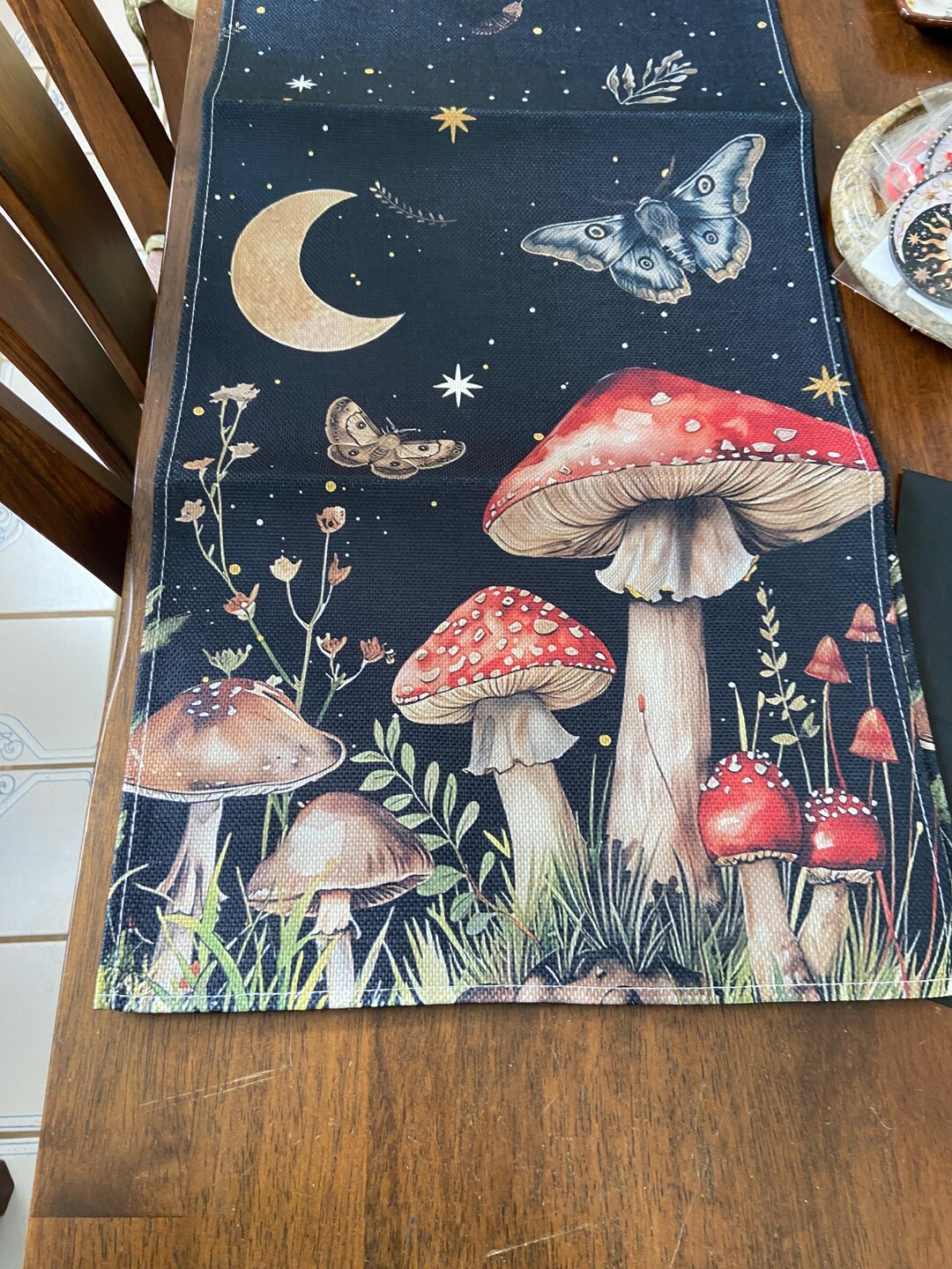 Mushroom Glow Quilted Table Runner NCU0DDK1816