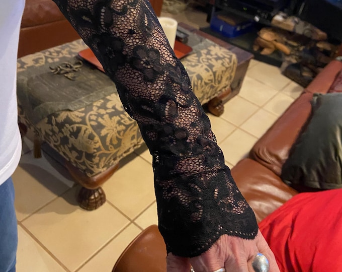 Gothic Stretch Black Lace Sleeves