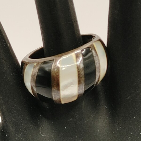 925 Sterling Silver MOP Ring, size 8 main image 1