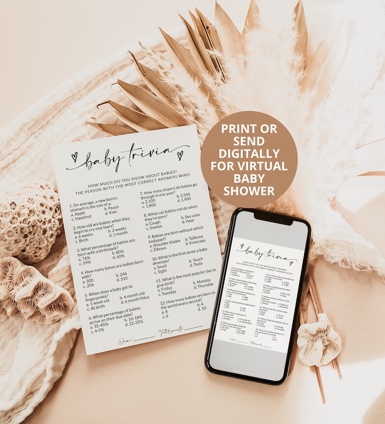 Puede incluir: Un juego de trivia para beb&eacute;s imprimible con 12 preguntas sobre beb&eacute;s. El juego est&aacute; dise&ntilde;ado para una baby shower virtual. El texto del juego dice "Imprime o env&iacute;a digitalmente para una baby shower virtual".