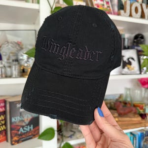 Wingleader Embroidered Hat – Fourth Wing, Iron Flame, & Onyx Storm Inspired Gift – Fantasy Book Lover Gift