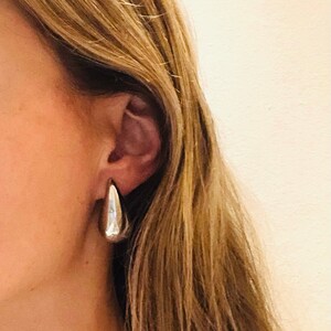 Chunky Teardrop Ohrringe Gold oder Silber/ Bottega Stil/ Chunky Dome Drop Earrings / Tropfen Ohrringe/ Kylie Ohrringe/ 1 Paar/ hypoallergen Bild 7