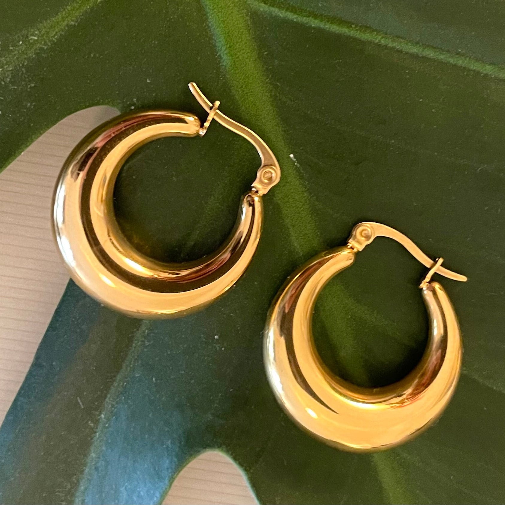 orecchini in oro giallo 18kt con corallo con roselline - Catawiki