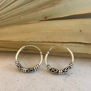 KRFY Orecchini A Cerchio Huggie In Argento 925 - Piccoli Cerchi Con Cuore E Fiocco - Ipoallergenici, Diametro 10mm - Oro O Argento