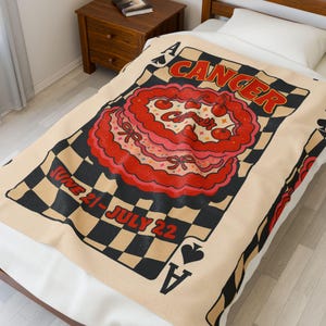 Couverture en peluche en velours côtelé Cancer Cake, jeté confortable pour les amateurs d'astrologie, cadeau d'anniversaire, décoration de jeu de cartes de poker, gâteau coeur vintage des années 90