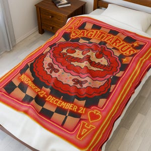 Couverture en peluche gâteau Sagittaire, décoration d'intérieur confortable pour les amateurs d'astrologie, cadeau d'anniversaire, décoration de jeu de cartes de poker, gâteau vintage coeur des années 90