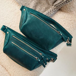 Sac en cuir personnalisé, sac banane en cuir, sac à bandoulière de voyage en cuir, sac de festival, sac banane de voyage, cadeau pour maman, sac pour homme