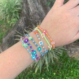 Daisy Flower Bracelet, Colorful Flower Bracelet, Beaded Bracelet