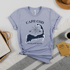 Cape Cod Massachusetts Shirt, Nautik Design Shirt, Neuengland Shirt, Ozean Leben Shirt, Geschenk für ihn, Küsten Shirt, Geschenk für Sie