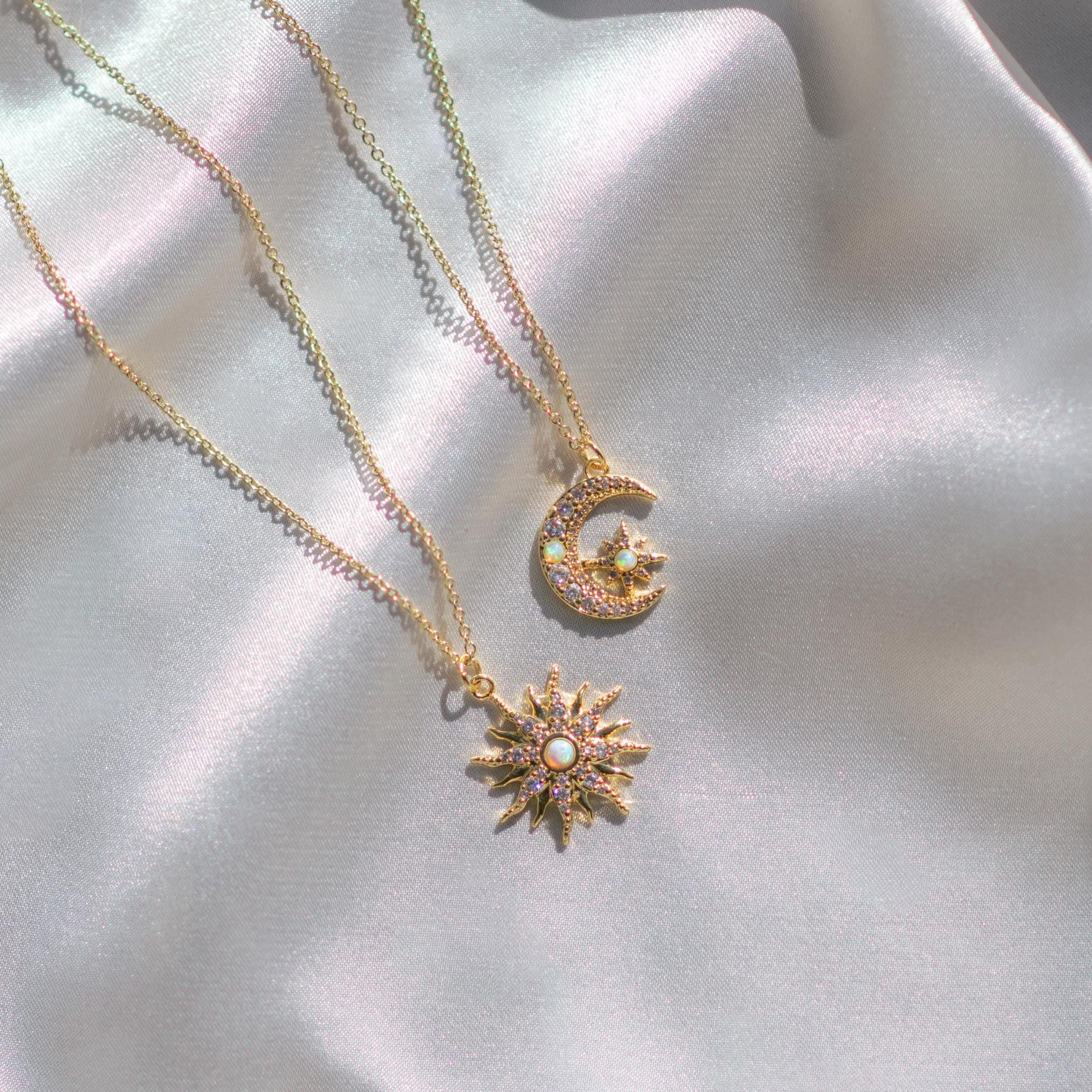 [韓国人気ジュエリー] nff moonlit orb necklace Moonfall Necklace - Gold – Nicobar