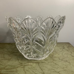Fifth Avenue Portico 9” Leaded Crystal Bowl - Gorgeous & in Great Condition