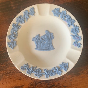 Vintage Wedgewood Ashtray Rare Blue on White Background with Grecian Theme with Floral Trim