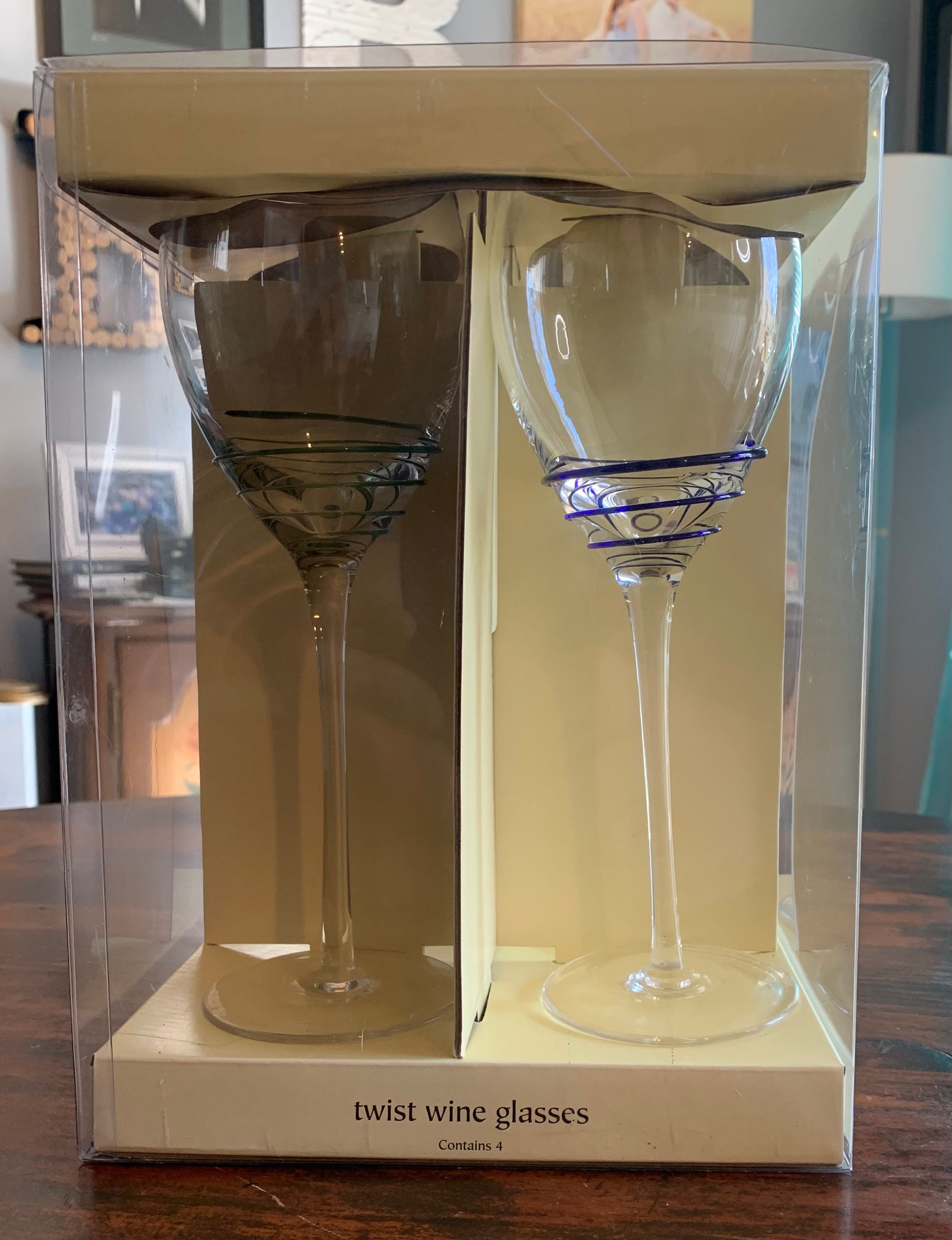 Flat Bottom Wine Glasses - An Ergonomic Swirl Design