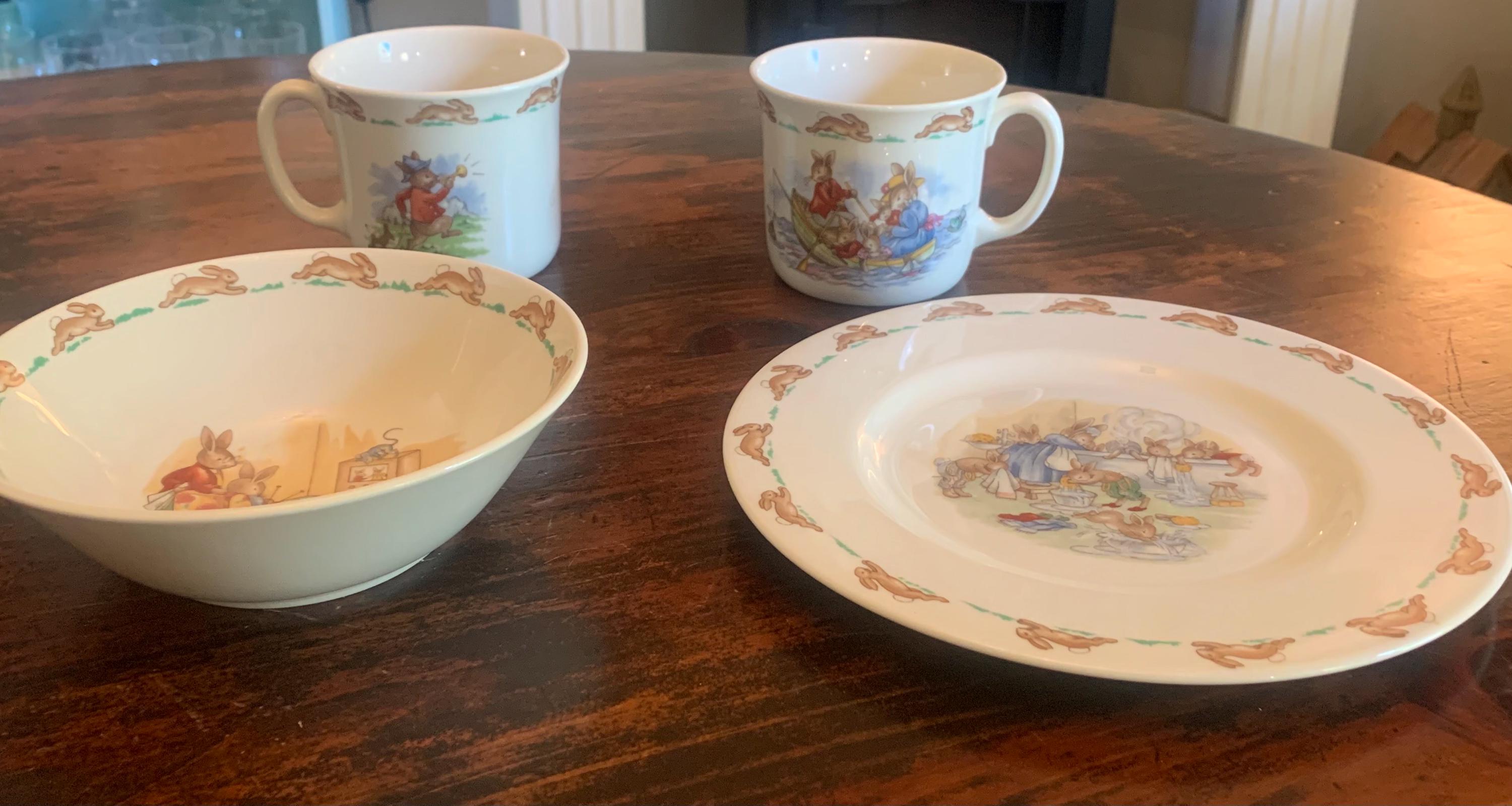 【廃盤・希少】ロイヤルドルトン　Bunnykinsプレート4枚+マグカップセット Amazon.co.jp: ロイヤルドルトン バニキンズ 60周年記念