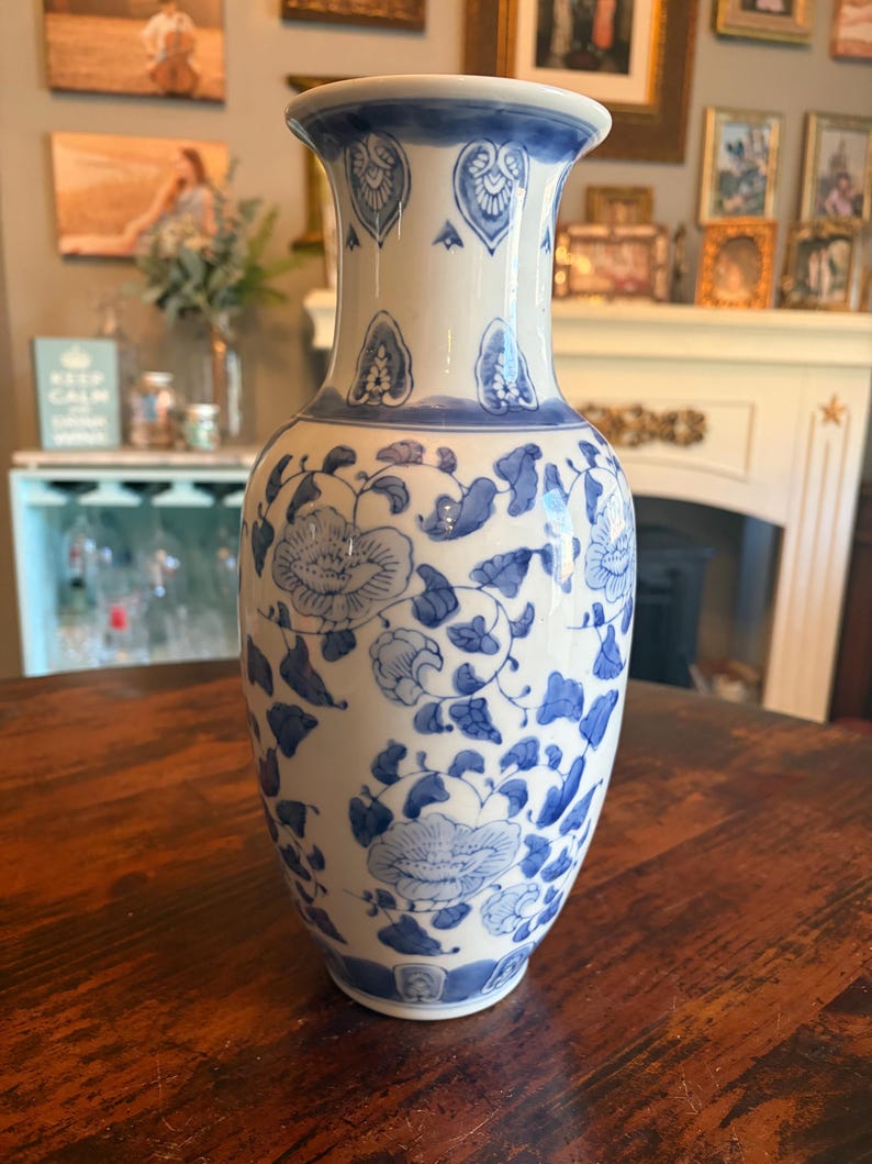 Vintage Chinoiserie Blue and White Porcelain Floral Vase - Etsy Canada